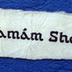Imagen: El pedazo de papel, con su distintivo tipo de letra, encontrado oculto en uno de los bolsillos del pantalón del difunto. Wikimedia Commons
